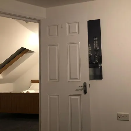Apartment 1 Bedroom Flat Oakfield Road *