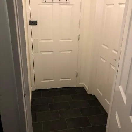 Apartment 1 Bedroom Flat Oakfield Road