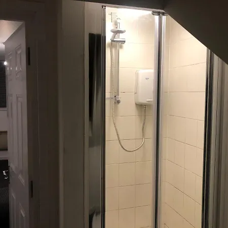 1 Bedroom Flat Oakfield Road * Bristol